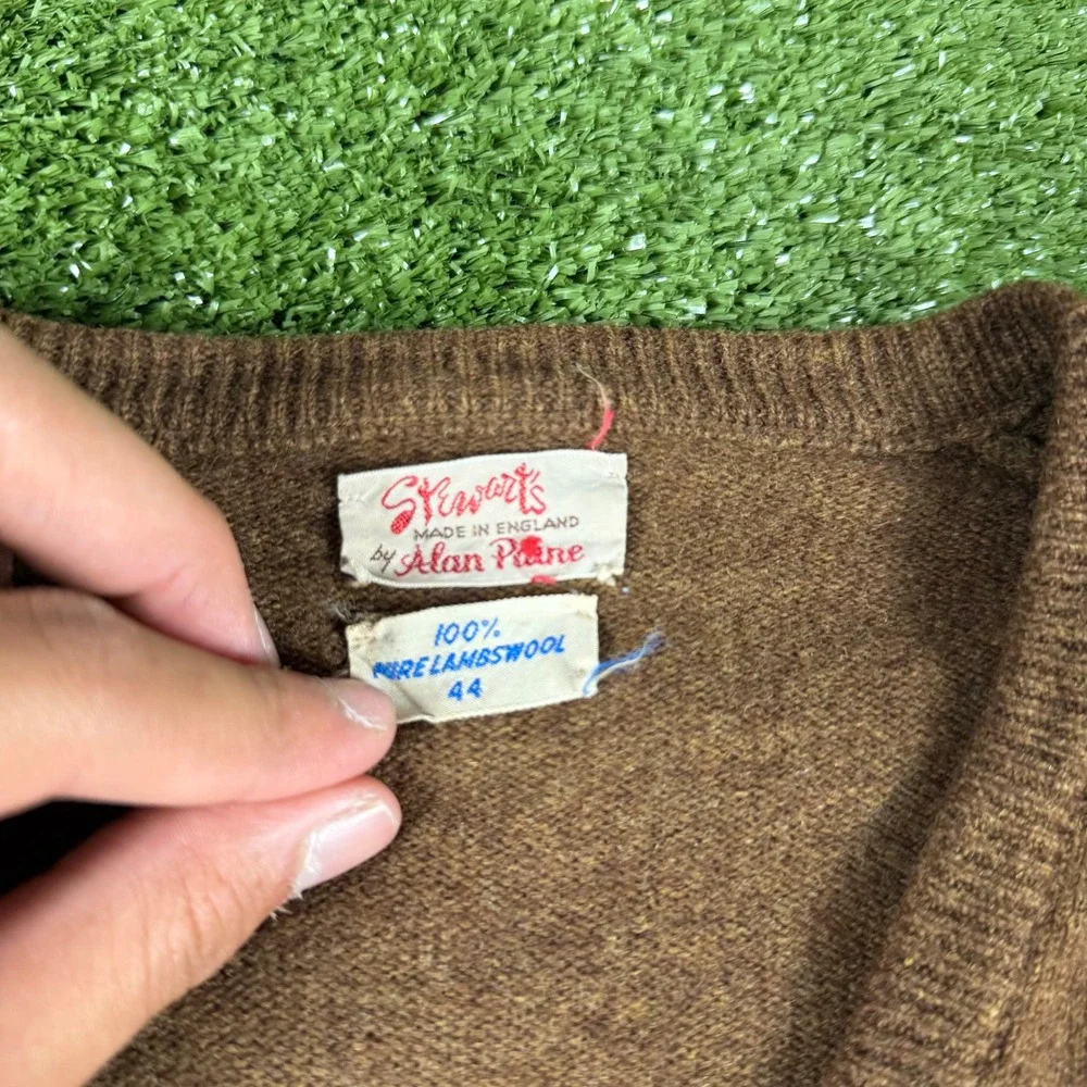 Alan Paine Stewart Brown V-Neck Sweater Mens 44 Pure Lambswool Made in England